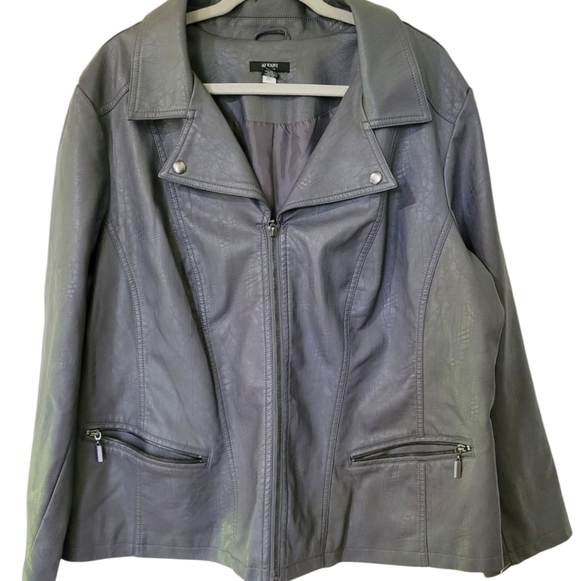 Alfani Jackets & Blazers - Alfani Gray Leather Jacket with Collared Neckline and Relaxed Fit
